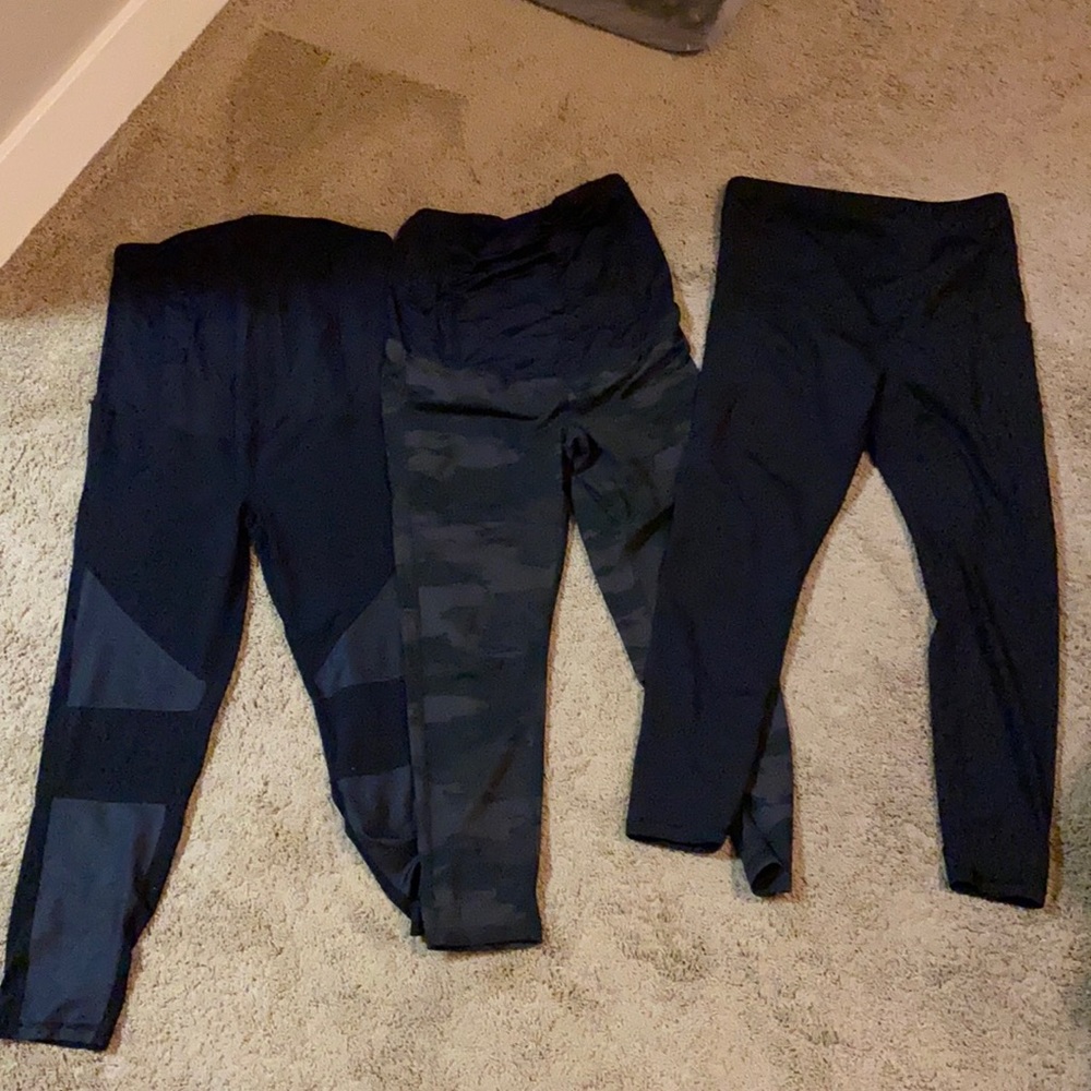 Lot of maternity leggings
